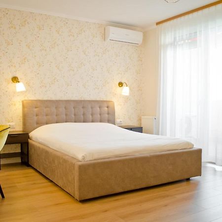 Amber Studio Oradea Apartment Luaran gambar