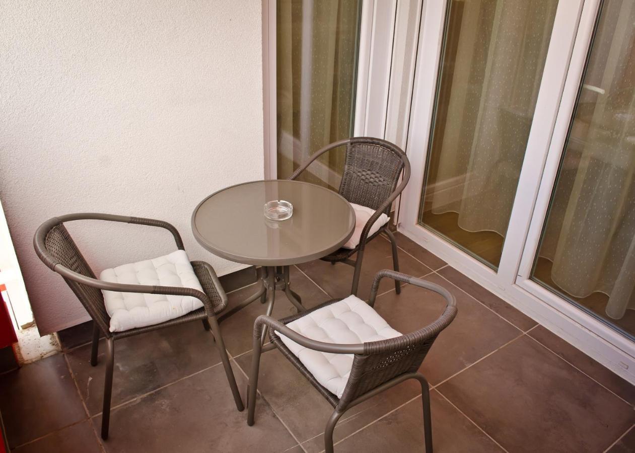 Amber Studio Oradea Apartment Luaran gambar